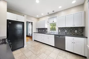 67 Columbus Ave, Holyoke, MA 01040 - Photo 6