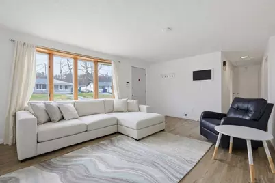 39 Marion St, Holbrook, MA 02343 - Photo 4