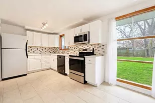 39 Marion St, Holbrook, MA 02343 - Photo 2