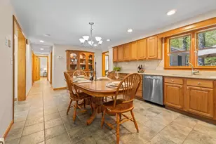 196 Bartholomew St, Peabody, MA 01960 - Photo 6