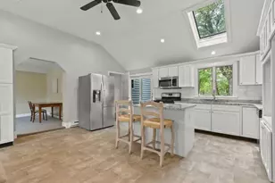 26 Bacon Square, Plainville, MA 02762 - Photo 2