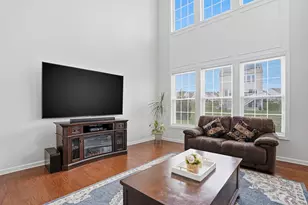 27 Spruce St, Hopkinton, MA 01748 - Photo 8