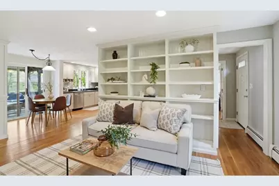 562 High St, North Attleboro, MA 02760 - Photo 4