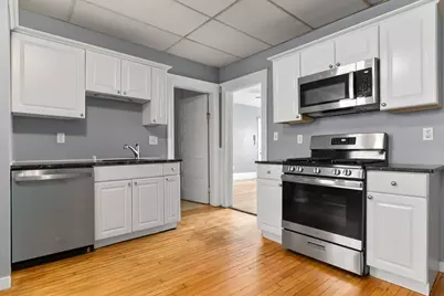56 Ward St #3B, Salem, MA 01970 - Photo 2