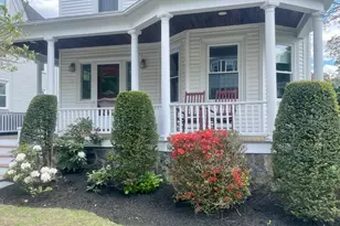 11 Taylor St, Melrose, MA 02176 - Photo 2