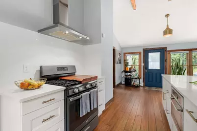 90 Wood St, Hopkinton, MA 01748 - Photo 6