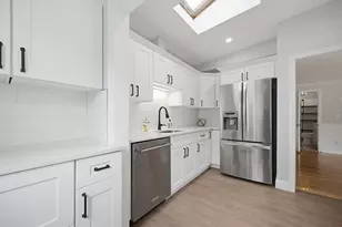 14 Broad St, North Attleboro, MA 02760 - Photo 4