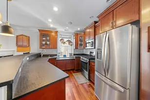 29 Mt Vernon St, Boston, MA 02125 - Photo 8