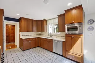 152 Beverly Rd, Brookline, MA 02467 - Photo 16