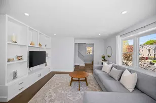 59 Wyvern St, Boston, MA 02131 - Photo 6