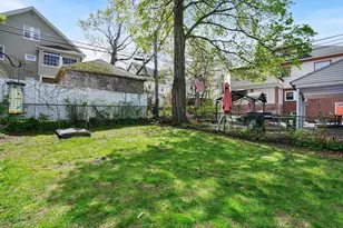 13-15 Wigwam Pl, Springfield, MA 01108 - Photo 4