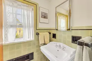 110 Anawan Ave, Boston, MA 02132 - Photo 14