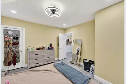 25 Tripoli St, Cranston, RI 02909 - Photo 20