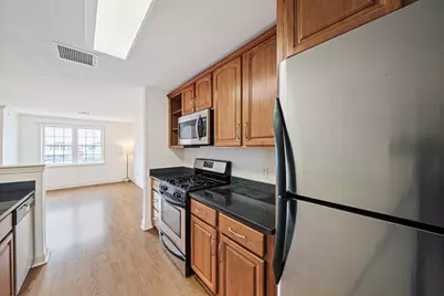 555 Page St #305, Stoughton, MA 02072 - Photo 4