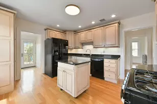 14 Westover St, Boston, MA 02132 - Photo 12