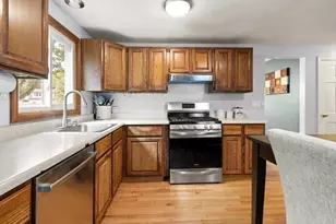 8 Matthew Ln, Chelmsford, MA 01824 - Photo 12