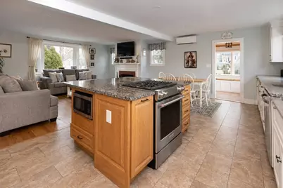 91 North St, Mattapoisett, MA 02739 - Photo 8