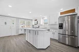 105 Lakeshore Dr, Georgetown, MA 01833 - Photo 4