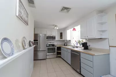 49 Fitzgerald Rd, Springfield, MA 01104 - Photo 16