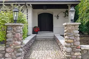 18 Middlesex St, Winchester, MA 01890 - Photo 2