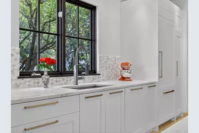 18 Middlesex St, Winchester, MA 01890 - Photo 14