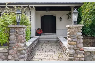 18 Middlesex St, Winchester, MA 01890 - Photo 4