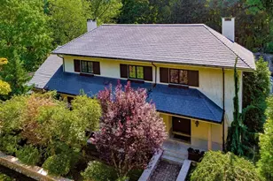 18 Middlesex St, Winchester, MA 01890 - Photo 2