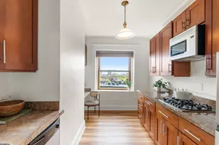 8 Garrison St, Boston, MA 02116 - Photo 8