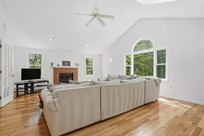 28 Wood Dr, Mendon, MA 01756 - Photo 10