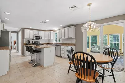 28 Wood Dr, Mendon, MA 01756 - Photo 12