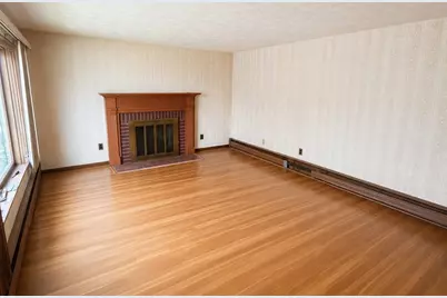 7 Lorette St, Boston, MA 02132 - Photo 2