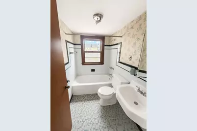 7 Lorette St, Boston, MA 02132 - Photo 10