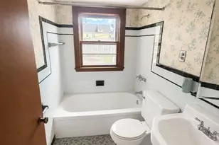 7 Lorette St, Boston, MA 02132 - Photo 10
