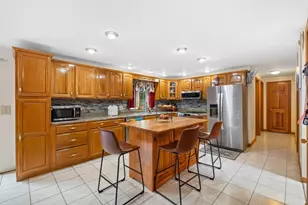 35 Burnap St, Auburn, MA 01501 - Photo 8