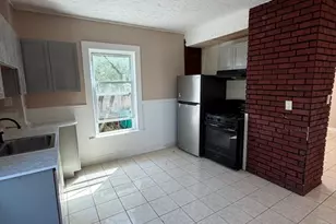 31 Chestnut St, Lynn, MA 01902 - Photo 2