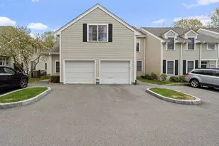 7 Evergreen Cir, Canton, MA 02021 - Photo 2