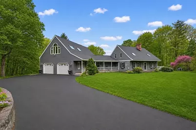 9 River St, Upton, MA 01568 - Photo 2