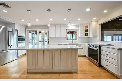 15 Edwards Rd, Foxboro, MA 02035 - Photo 6