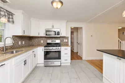 27 Bowdoin St, Winthrop, MA 02152 - Photo 14