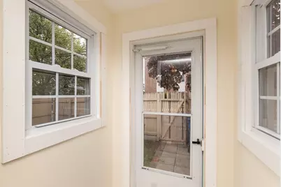 27 Bowdoin St, Winthrop, MA 02152 - Photo 18