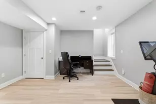 33 Charles St, Watertown, MA 02472 - Photo 28