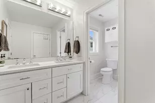 33 Charles St, Watertown, MA 02472 - Photo 22