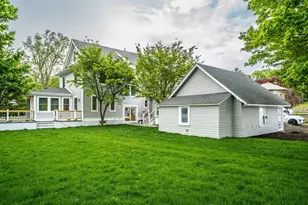 37 Oakland St, Wellesley, MA 02481 - Photo 2