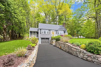 135 Locust St, Holliston, MA 01746 - Photo 4