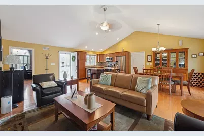 3080 Club House Dr, Dighton, MA 02715 - Photo 14