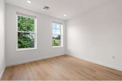 40 Centre St #506, Brookline, MA 02446 - Photo 4