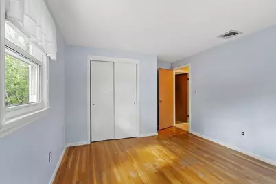 122 Milton St, Waltham, MA 02453 - Photo 12