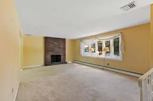 122 Milton St, Waltham, MA 02453 - Photo 4
