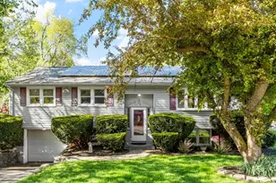 122 Milton St, Waltham, MA 02453 - Photo 2