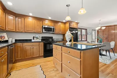 7 King Street, Reading, MA 01867 - Photo 12